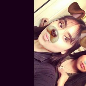 Meet your Posher, Idania